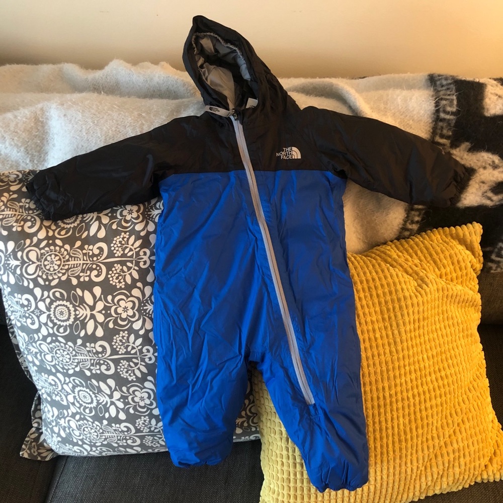 The Northface Winter snowsuit 6-12M